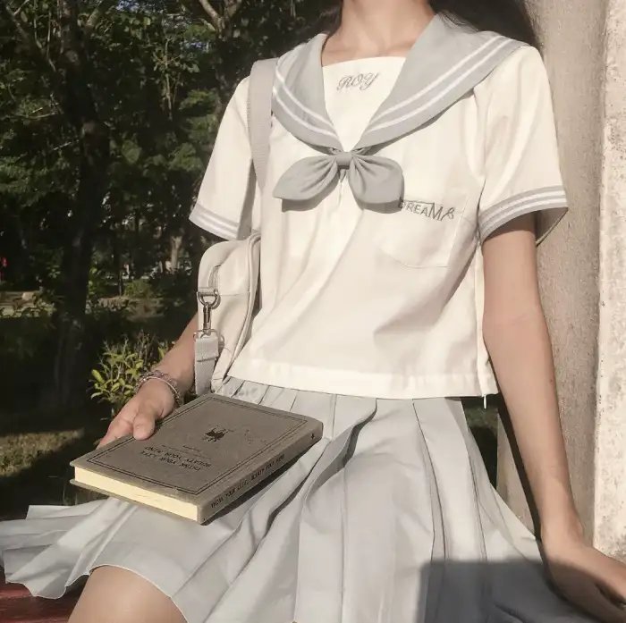 在凶手的怀抱里
